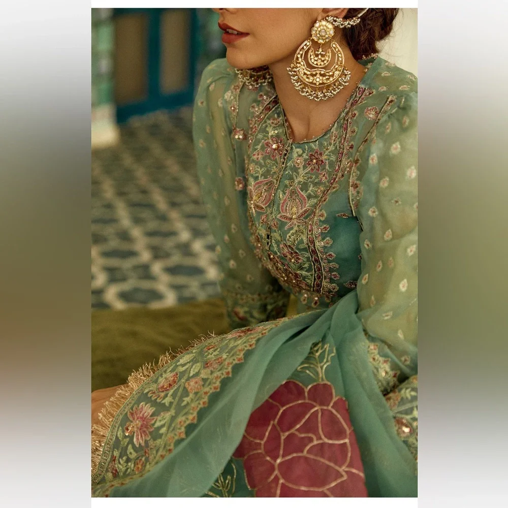 Zara Shahjahan Asmaani Lehenga Set - Picture 8 of 15